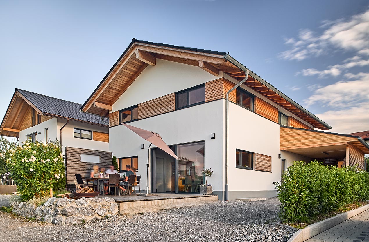 Massivholzhaus Riedering Vorderansicht